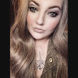 Meet your Posher, Corinne